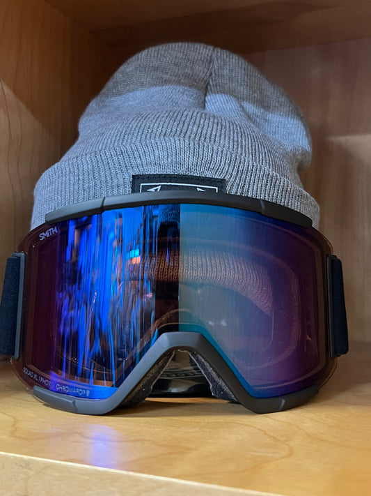 Smith Squad XL - Black + ChromaPop Pro Photochromic Blue Mirror