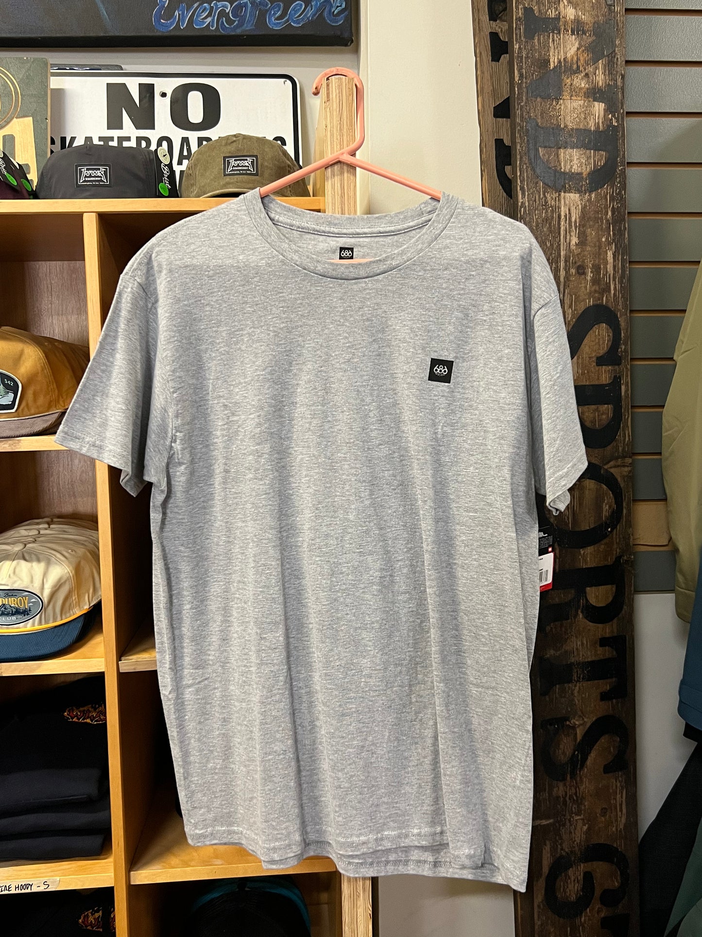 686 Icon Premium Short Sleeve T-Shirt - Grey