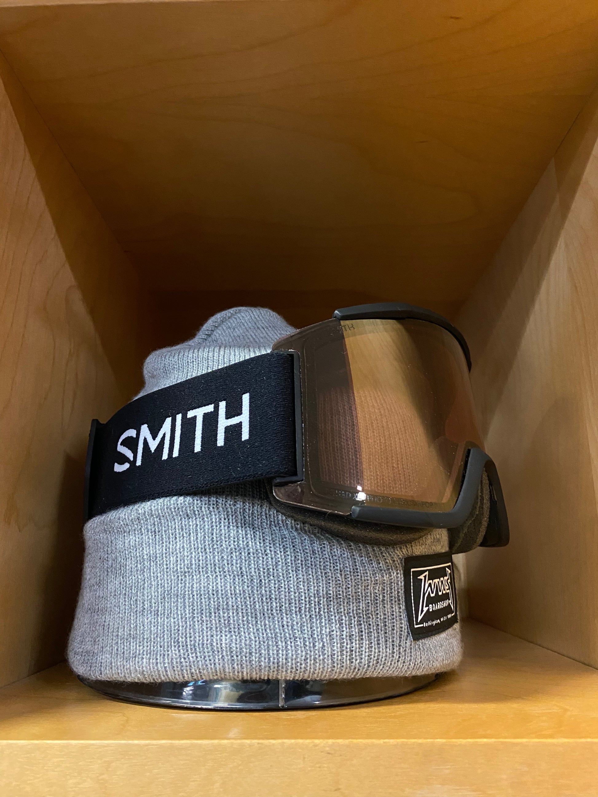 Smith Squad XL - Black + ChromaPop Pro Photochromic Gold Mirror Smith Squad XL - Black + ChromaPop Pro Photochromic Gold Mirror