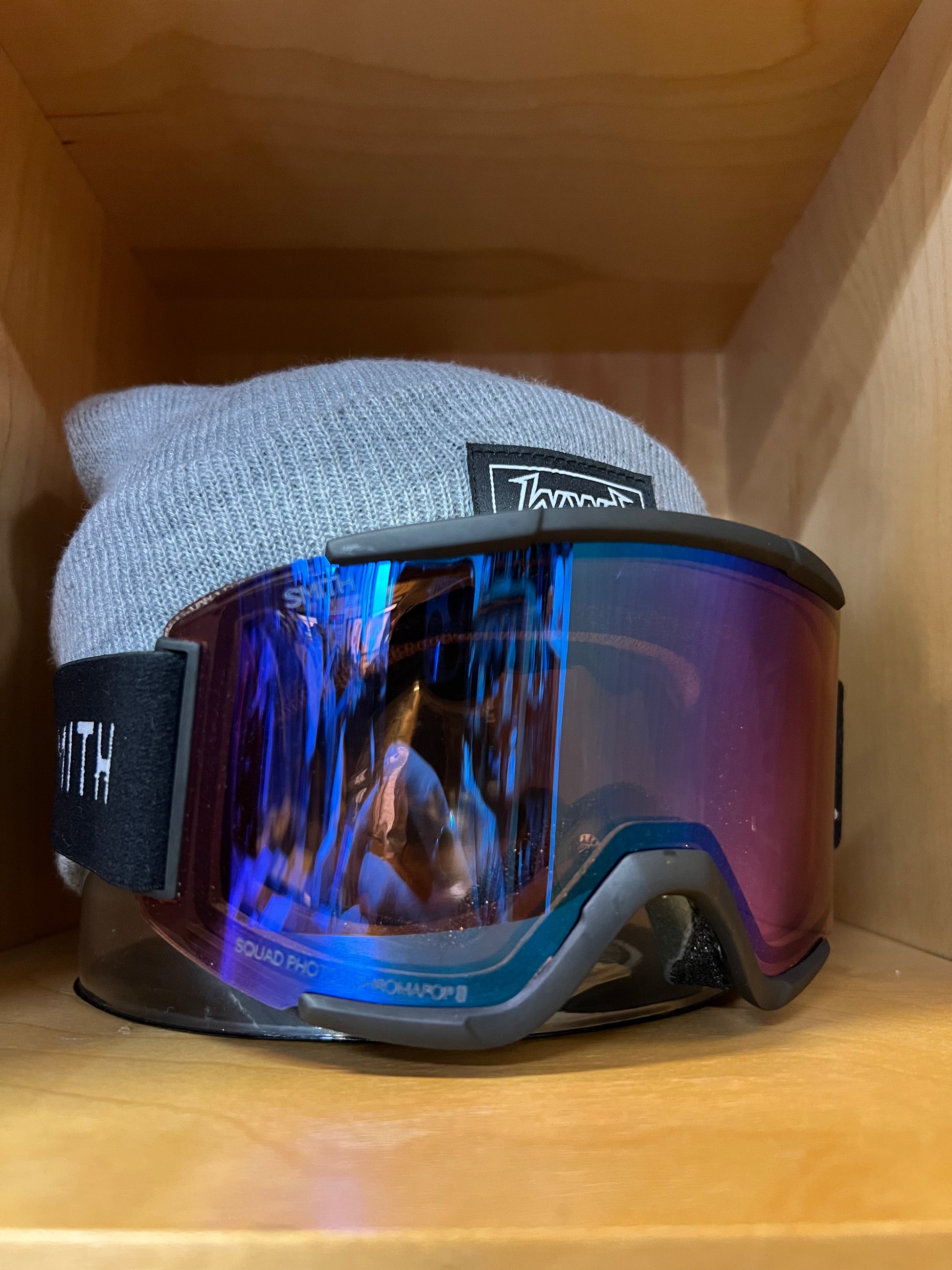 Smith Squad - Black + ChromaPop™ Pro Photochromic Blue Mirror Smith Squad - Black + ChromaPop™ Pro Photochromic Blue Mirror